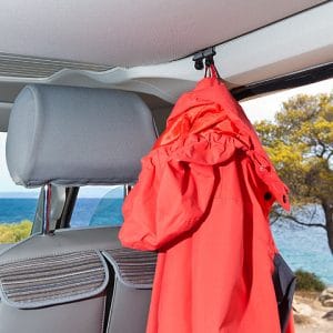 Jeu de crochets T6.1 / T6 / T5 Volkswagen California Jeu de crochets (2 pièces) pour tous les California T6 / T5 VW. Ils sont aussi utilisables dans d’autres véhicules. Les crochets se fixent dans le California T6 / T5 à l’aide de vis en acier spécial auto-perforantes.