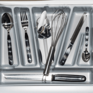 Casier à couverts pour le tiroir des Volkswagen California T5/T6/T6.1 avec couteau à pain.