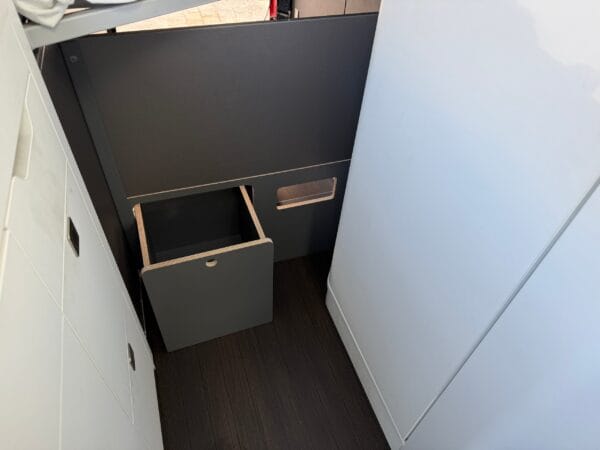 VZ-POUBELLE-GC - Poubelle et Aide à l'Accès au Lit Grand California – Image 2