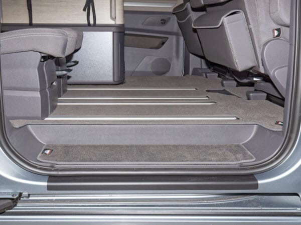 100704520 - Films Protection Portes Coulissantes VW T7 California / Multivan (2 pièces) | BRANDRUP – Image 2