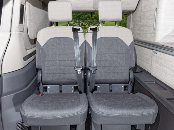 100705789 - Housse Second Skin Siège-Lit Droit VW T7 California Ocean/Coast/Beach Mélange Raven/Sandwick | BRANDRUP