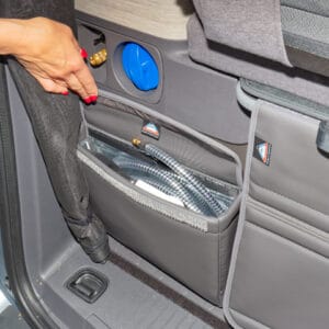 UTILITY pour penderie arrière, « sac de douche », VW T7 California Ocean / Coast, « Raven Cuir ».