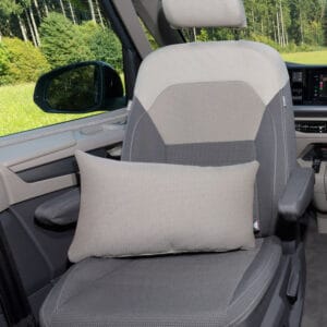 Coussin 50 x 30 cm pour VW T7 California / Multivan, dessin « Ribella Sandwick » .