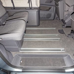 Tapis en velours pour les marches de l'habitacle du VW T7