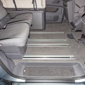 Tapis en velours pour les marches de l'habitacle du VW T7