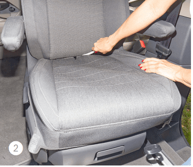 Figure 2 - Passage sous le dossier