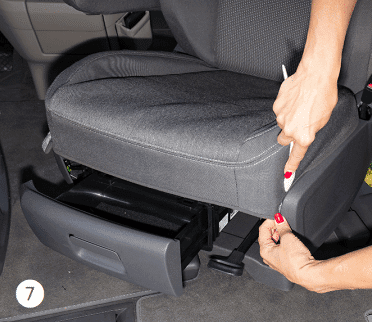 Figure 7 - Insertion panneau latéral droit