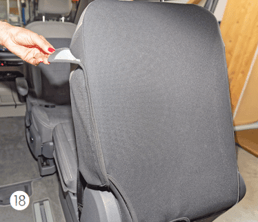 Figure 18 - Fermeture des panneaux latéraux