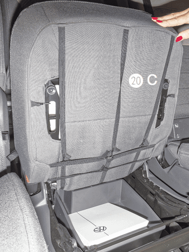 Figure 20 C - Fixation sous le coussin avec sangles élastiques