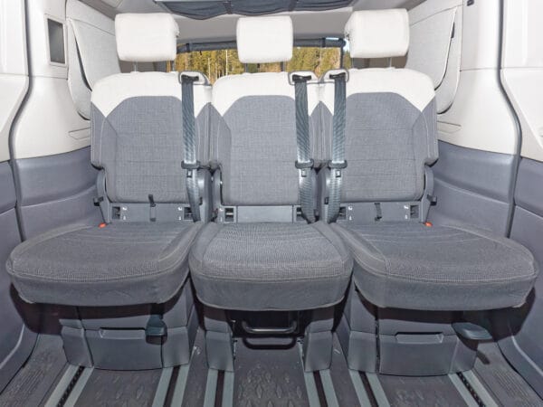 100705793 - Housse Second Skin Siège Central VW T7 California Beach Tour/Camper Bright Dots Raven/Sandwick | BRANDRUP – Image 2