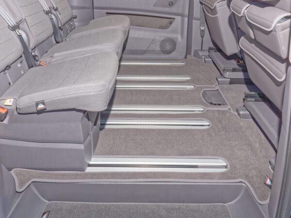100708653 - Tapis Velours Habitacle VW T7 California Beach Tour/Camper Raven | BRANDRUP