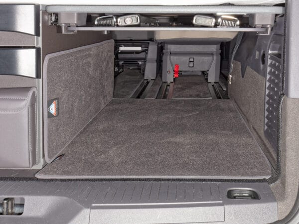 100708655 - Tapis Velours Coffre Arrière VW T7 California Beach Camper Raven | BRANDRUP