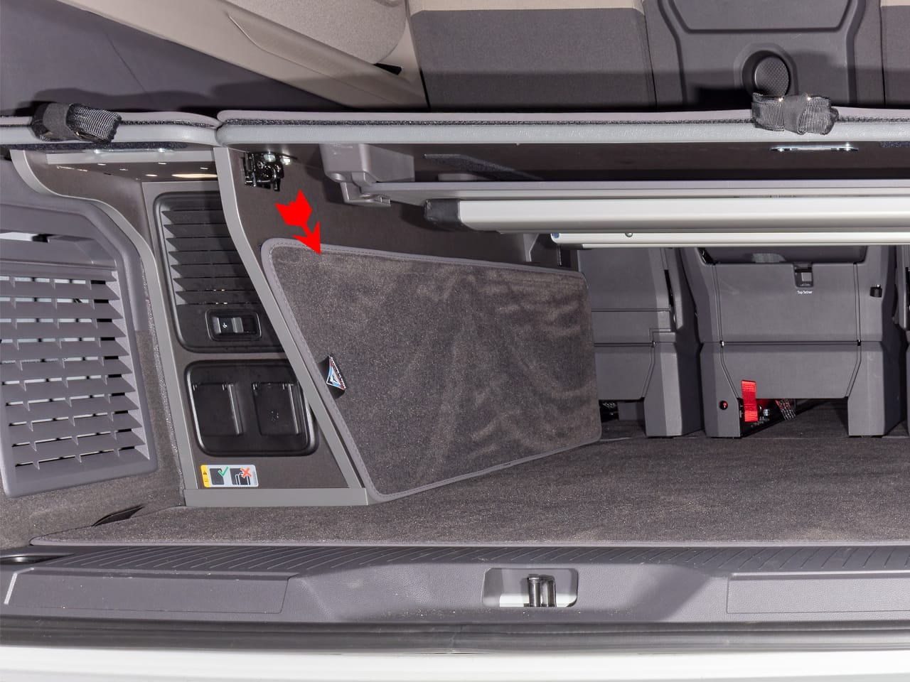 Tapis protection BRANDRUP compartiment coffre California T7 Beach Tour Raven velours