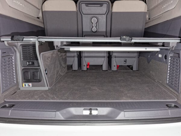 100708662 - Tapis Velours Coffre Arrière VW T7 California Beach Tour Raven | BRANDRUP