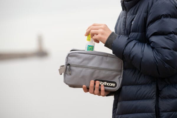 NC-BAG-WASH-BLK | Trousse Toilette Northcore Waterproof Hygiène Vanlife - Northcore – Image 2