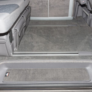 100708669 — Moquette Velours Marchepied Droit Habitacle VW T6.1/T6/T5 « Palladium »